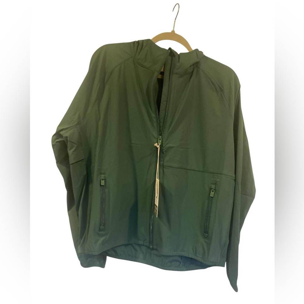 96. NWT Vuori renew trainer shell VIRIDIAN Size: XL